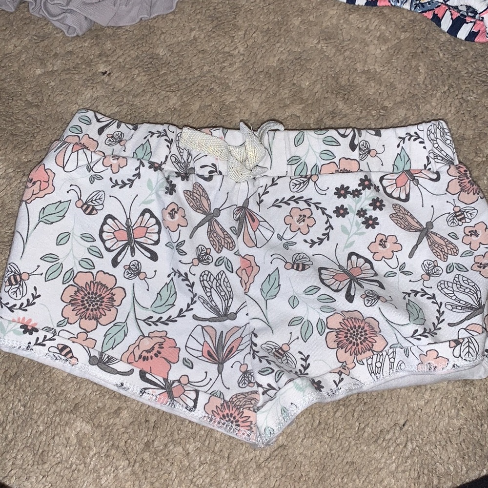 Baby girls shorts bundle - Picture 2 of 6